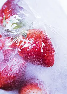 Appetizing Food Drucke: Frozen strawberries