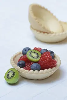 Raspberry Tartlet Drucke: Fruit in tartlet base, raspberry