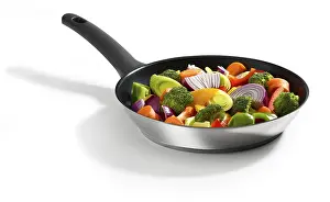 Brassicaceae Plant Photography Drucke: Frying pan with mixed vegetables