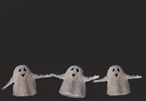 Dark Background Copy Space Drucke: Funny ghosts on a dark background, copy space