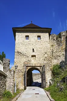 Drucke von Torwächterturm zum Schloss Trencin, Trencin, Slowakei Torwächterturm zum Schloss Trenčín, Trenčín, Slowakei Schloss Drucke: Tor zur Burg Trencin