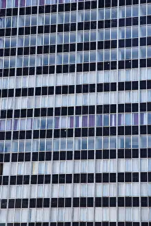Abstract Geometric Design Drucke: Geometric windows on the building facade