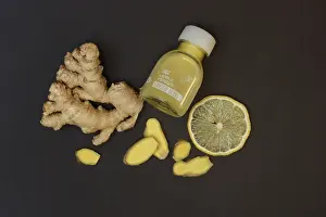 Spicy Food Drucke: Ginger, ginger root and ginger shot