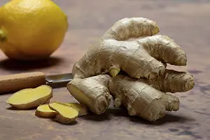 Medicinal Plant Nutrition Drucke: Ginger, ginger root and ginger slices
