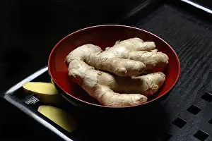 Ginger Root Tea Drucke: Ginger, ginger root in tea bowl