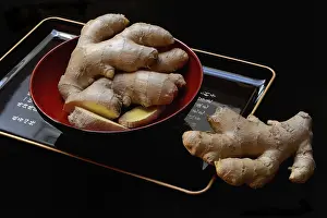 Ginger Root Tea Drucke: Ginger, ginger root in tea bowl