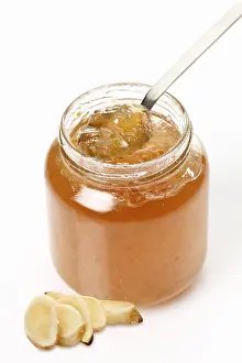 Ginger Root Nutrition Drucke: Ginger jam on a spoon and in a jar