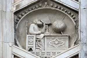 Drucke von Gionitus. Erfinder der Astronomie, (1334-1336). Aus dem Atelier von Andrea Pisano, Relief auf Giotto Campanile der Cattedrale di Santa Maria del Fiore (Dom von St. Maria della Fiora), Florenz, Italien Giotto Drucke: Gionitus. Erfinder der Astronomie