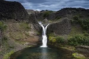 Iceland Geology Drucke: Gjarfoss waterfall, basalt rocks