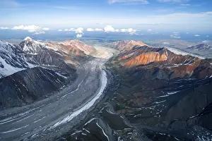 Mountain Range Aerial Photography Drucke: Glacier bed and colored mountains