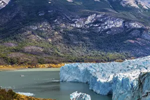 UNESCO Natural Heritage Site Drucke: The glacier shine with reflected sunlight