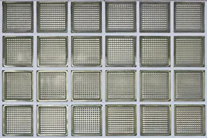 Filling The Format Image Drucke: Glass-brick window