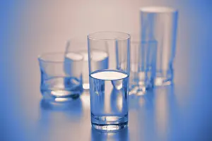 Mental Health Awareness Drucke: Is your glass half full or half empty? depressed