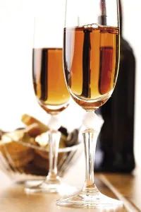 Wine Glass Still Life Drucke: Two glasses of sherry