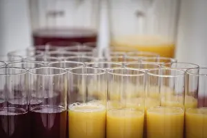 Uninhabited Dining Table Setup Drucke: Glasses with soft drinks on a table at wedding reception