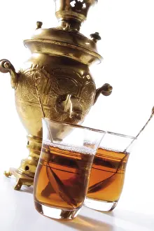 Studio Background For Food Photography Drucke: Two glasses of tea in front of a samovar