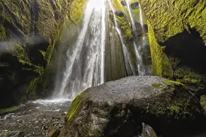 Rocky Coastline Images Drucke: Gljufrabui waterfall