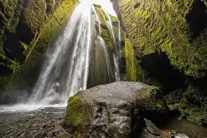 Bilder Datiert 4. Juni 2024: Gljufrabúi-Wasserfall