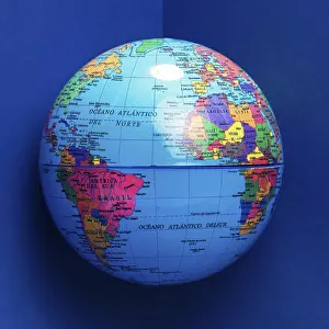 Pacific Ocean Map Drucke: Globe with oceans