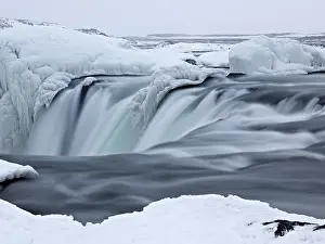 Godafoss Waterfall Drucke: Godafoss waterfall with ice formations