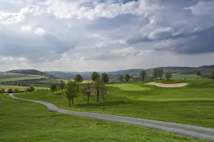 Drucke von Auf dem leeren Golfplatz im Frühjahr in der Tschechischen Republik Sport Drucke: Auf dem leeren Golfplatz im Frühjahr in der Tschechischen Republik.