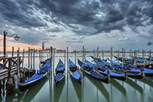 Venice Gondolas Drucke: Gondolas on St Mark's Square in Venice