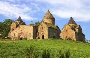 Drucke von Das Goshavank-Kloster wurde 1188 gegründet. Es befindet sich etwa 20 Meilen östlich von Dilijan, Armenien Armenien Drucke: Das Goshavank-Kloster wurde 1188 gegründet.