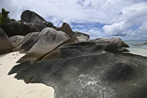 Anse Source DArgent Beach Drucke: Granite rocks on the beach of Anse Source dArgent
