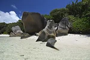 La Digue Landscape Drucke: Granite rocks on the beach of Anse Source dArgent