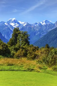 High Mountain Range Landscapes Drucke: Great fields, forests and hills