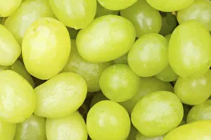 Top Down View Of Fruits Drucke: Green Grapes Grape Grape Fruit Fruit Background from above
