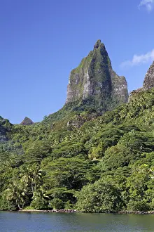 French Overseas Territory Landscape Drucke: Green Mountain Range with highest peak
