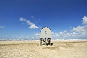 Benelux Landscape Photography Drucke: Grey cabin at the beach