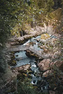 Deserted Waterfall Drucke: Grid footpath at the waterfall