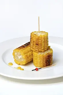 Sweet Corn Nutrition Drucke: Grilled corn on the corn cob, cut up