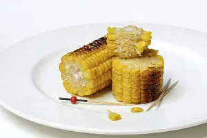 Sweet Corn Nutrition Drucke: Grilled corn on the corn cob, cut up