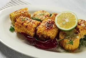 Sweet Corn Nutrition Facts Drucke: Grilled corn with spices, top view