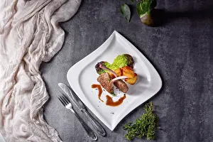 German Food Photography Drucke: Grilled lamb chops with potatoes