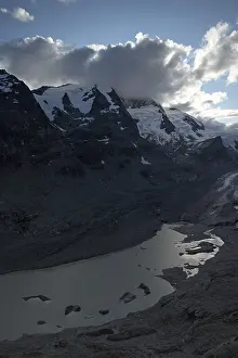 Grossglockner High Alpine Road Drucke: GroBglockner, peak in clouds