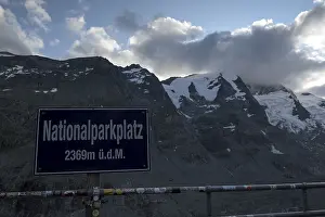 Grossglockner High Alpine Road Drucke: GroBglockner, peak in clouds