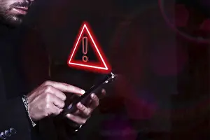 Data Security Risk Drucke: Hacker control and spying on your mobile phone