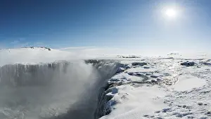 Iceland Winter Landscape Drucke: Hafragilsfoss Waterfall in winter
