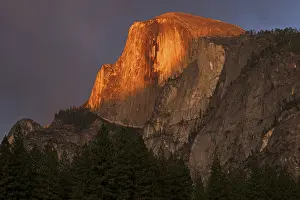 Yosemite National Park USA Drucke: Half Dome illuminated by setting sun