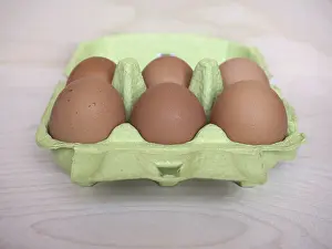 Nutritionally Balanced Diet Drucke: Half dozen eggs carton