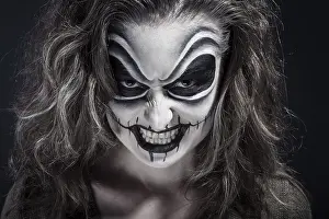 Día De Los Muertos Celebration Drucke: Halloween creative make up, smiling