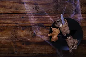 Rustic Wooden Table Decor Drucke: Halloween table setting on old rustic wooden table