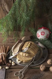 Eastern European Desserts Drucke: Halva