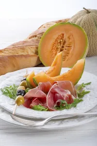 European Meat Products Drucke: Ham with melon and olives