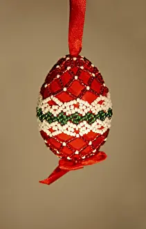 Handmade Easter Eggs Drucke: Handmade Easter egg decorated with beads
