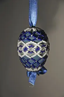 Handmade Easter Eggs Drucke: Handmade Easter egg decorated with beads